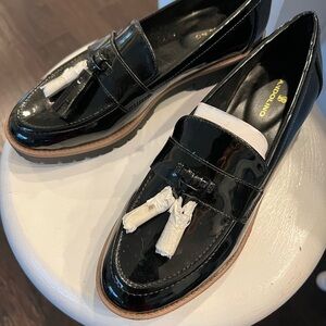 Bandolino Glossy Black Loafers with Tassels Size 7 NEW!